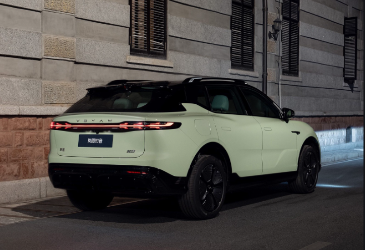 岚图知音：一款懂你、颜值高、智能化的家用纯电SUV