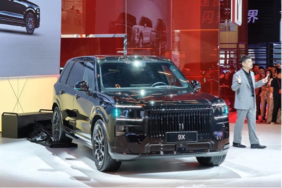 2025成都车展亮点：极氪9X预售开启，曜黑版首秀，性能配置全面升级